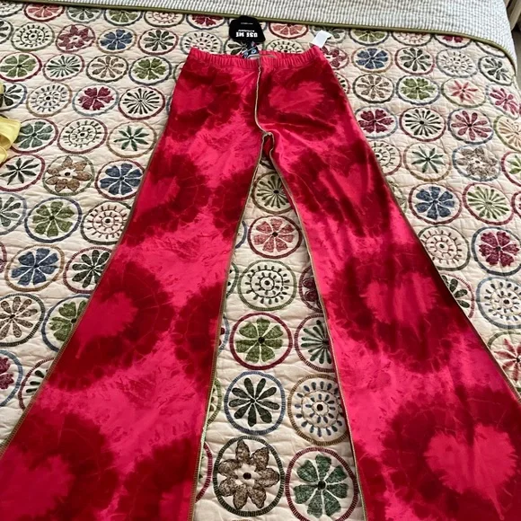 NWT Omighty One Love Flare Pants Size S, Red, Tie-Dye, Hearts, Stretchy - Picture 5 of 7